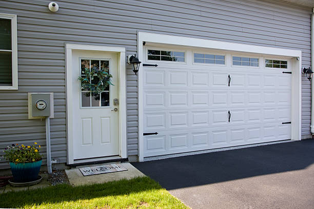24/7 Emergency Garage Door experts in Calvert, TX